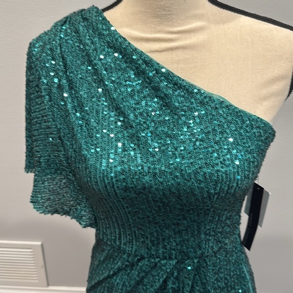 Maggy London Emerald Green Sequin Covered One Shoulder Maxi Dress w/ Slit Size 2 - Picture 2 of 11